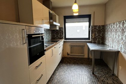 Küche mit Einbauküche