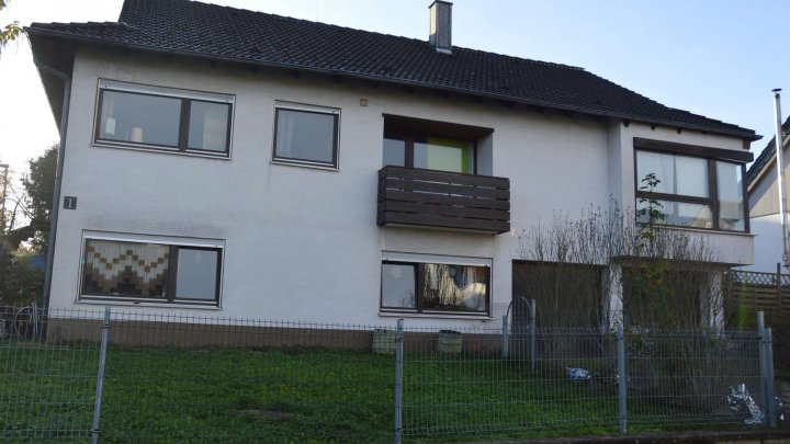 Rohdiamant braucht Feinschliff! Schönes Haus - renovierungsbedürftig zu verkaufen.