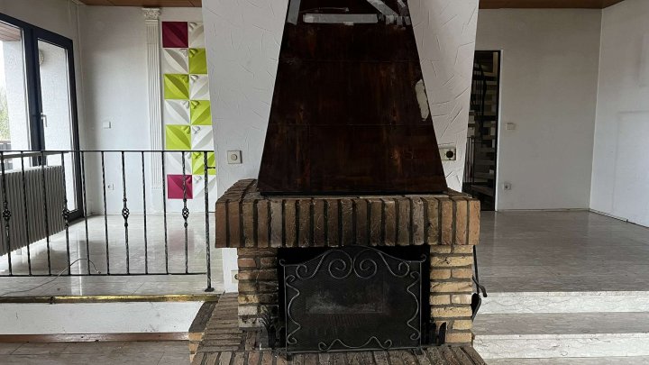 Rohdiamant braucht Feinschliff! Schönes Haus - renovierungsbedürftig zu verkaufen.