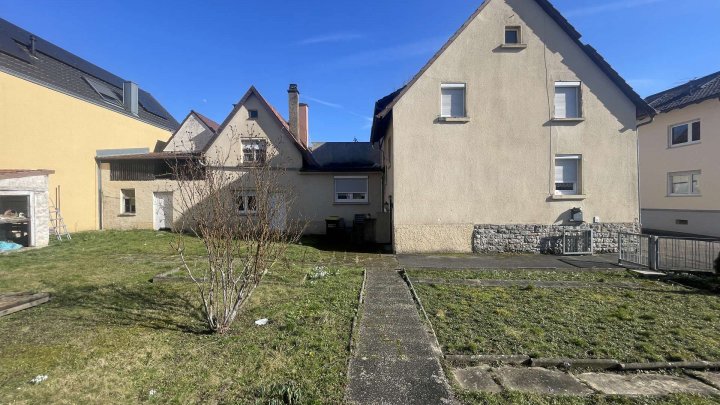 Seltene Gelegenheit in Toplage von Stein – Doppelhaushälfte mit 388 m² Grundstück