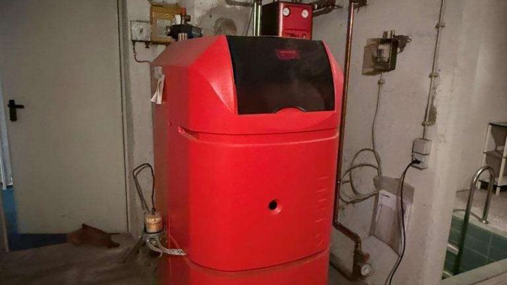 Sanierungsbedürftiges Fertighaus mit Einliegerwohnung, Sauna & Doppelgarage in Hanglage zu verkaufen