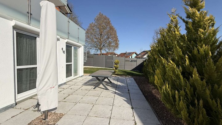 Moderne Maisonettewohnung fast so groß wie ein Haus mit Garten, großer Terrasse & Balkon