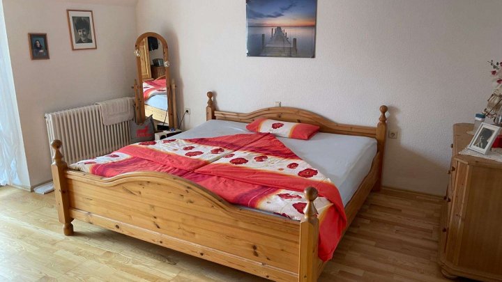 Tolles Einfamilienhaus mit Scheune, Garage und Balkon