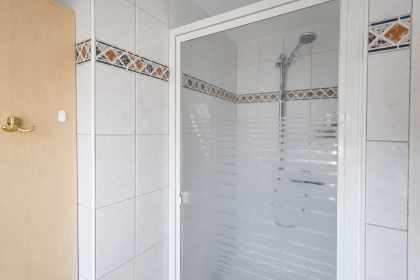 DG: Tageslichtbad Dusche