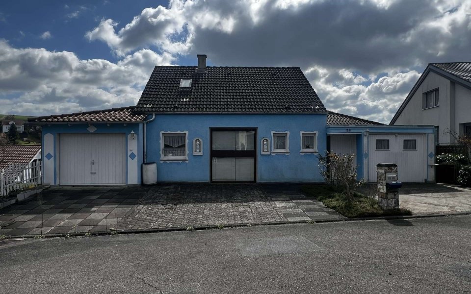 Haus von der Straßenseite