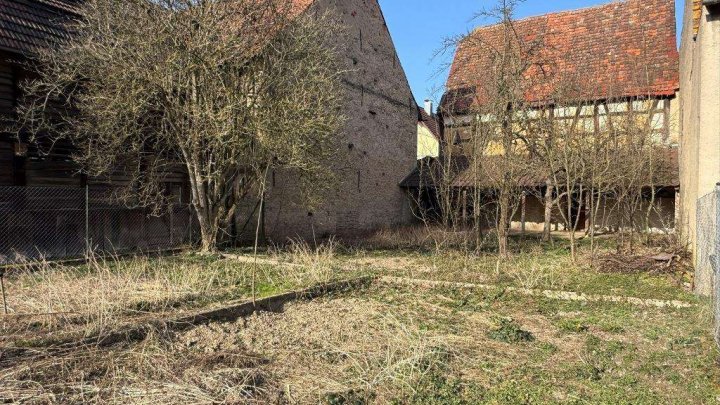 Sanierungsobjekt mit Scheune & großem Garten in zentraler Lage zu verkaufen