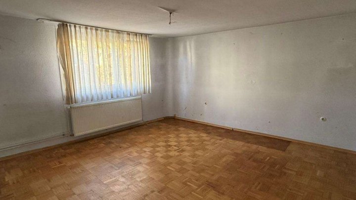 Sanierungsobjekt mit Scheune & großem Garten in zentraler Lage zu verkaufen