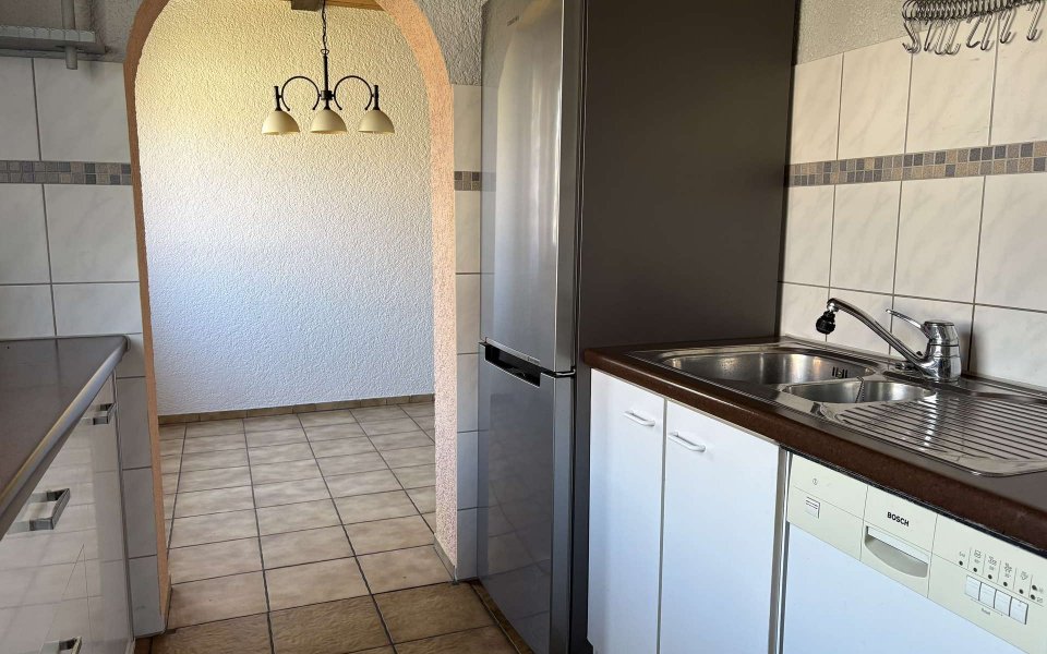 Küche mit Blick ins Esszimmer