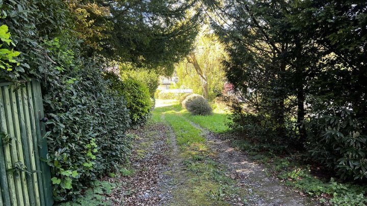 Historisches Juwel auf großem Grund in bester Lage