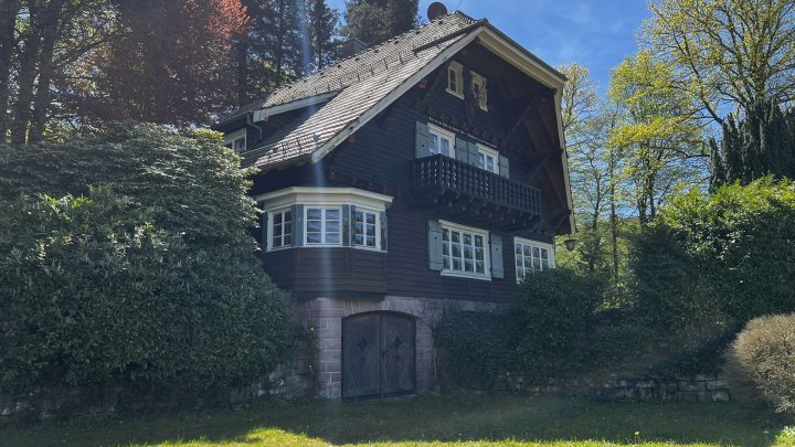 Historisches Juwel auf großem Grund in bester Lage