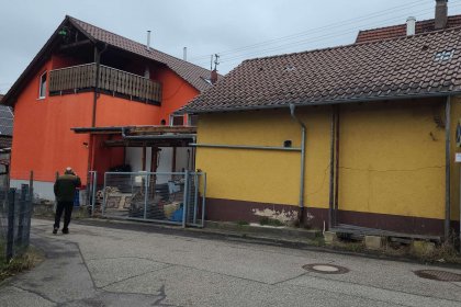 Schuppen hinter EFH