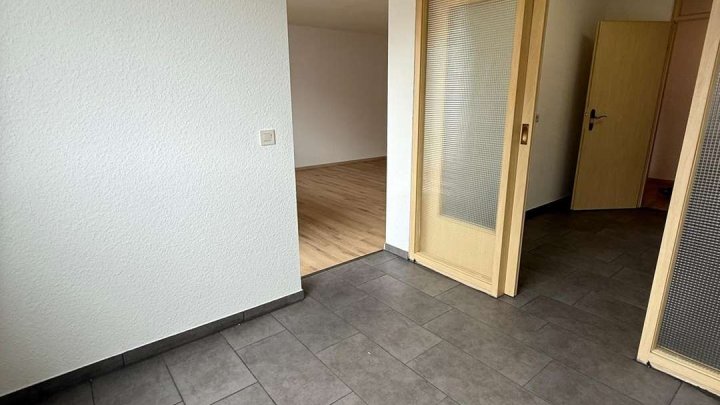 Schöne neu renovierte 3 Zimmer Eigentumswohnung