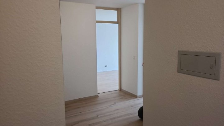 Schöne neu renovierte 3 Zimmer Eigentumswohnung
