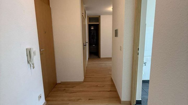 Schöne neu renovierte 3 Zimmer Eigentumswohnung