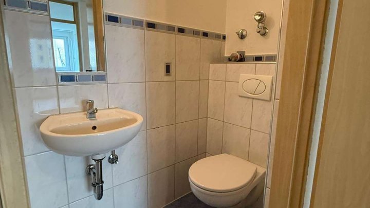 Schöne neu renovierte 3 Zimmer Eigentumswohnung