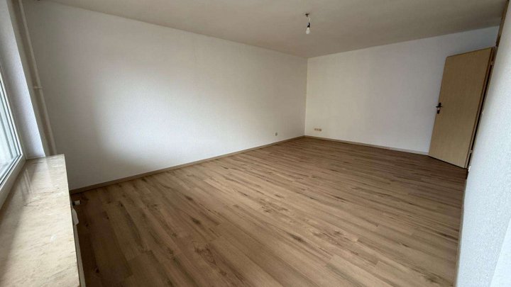 Schöne neu renovierte 3 Zimmer Eigentumswohnung